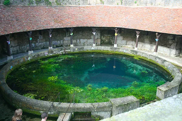 La fosse Dionne dans l'Yonne